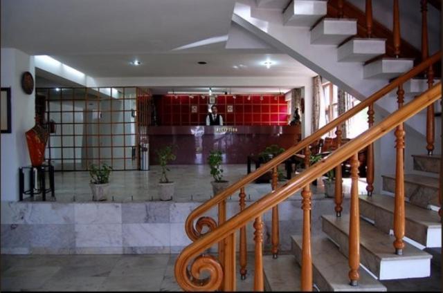 Hotel Imperial Lake View Srīnagar Esterno foto